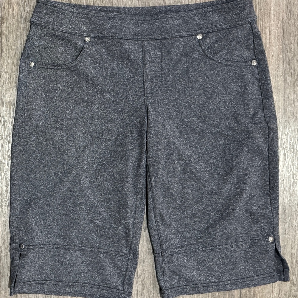 Athleta Bettona Gray Bermuda Shorts Small 819755